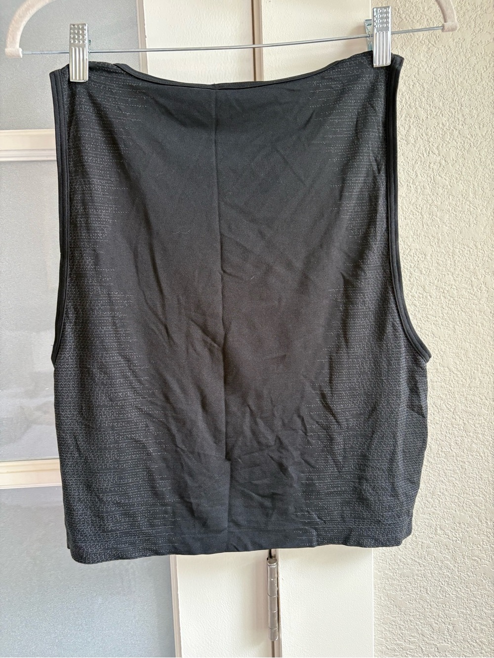 Under Armour - Set of 2 Women’s Lightweight Tank Tops - Small - Black & Purple - Picture 4 of 7